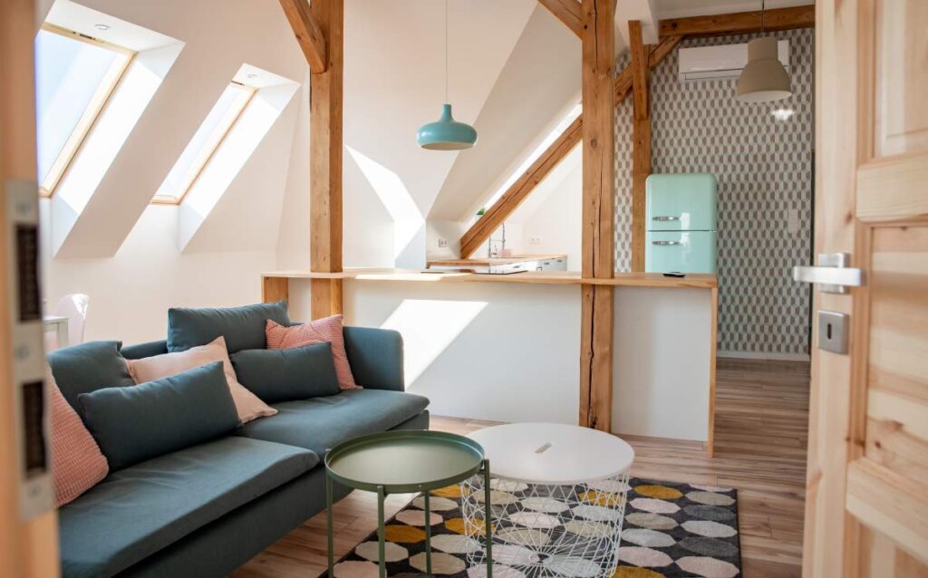 Consejos de decoración de ático abuhardillado