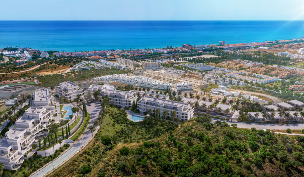 Vista aérea del complejo residencial Célere Vission Hills en Mijas, Málaga. Viviendas de obra nueva en promoción.