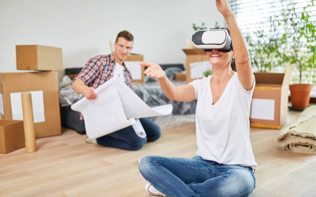 Mujer con gafas de realidad aumentada