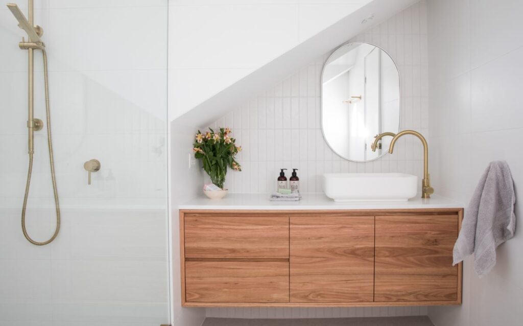 Baño pequeño de diseño moderno