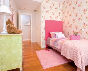 Habitación infantil niña estílo clásico