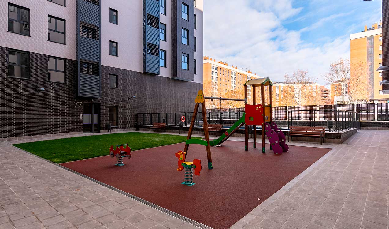 Obra nueva en Valladolid | Célere Parqueluz parque infantil